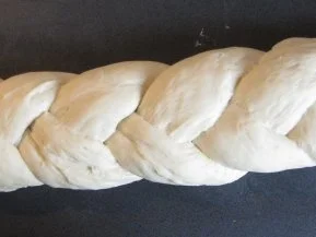 Hefezopf Hefekranz (eine gebackene "Traumfrau") - Rezept - Bild Nr. 3