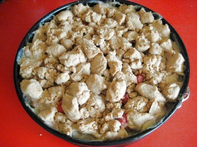 Rhabarberkuchen mit Vanillecreme und Streusel - Rezept