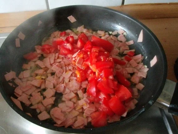 Rezept: Omelett mit Camenbert Bild Nr. 6 Omelett mit Camenbert - Rezept - Bild Nr. 6