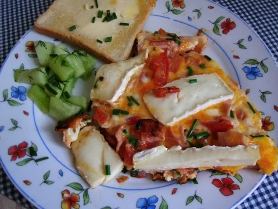 Rezept: Omelett mit Camenbert Bild Nr. 2 Omelett mit Camenbert - Rezept - Bild Nr. 2