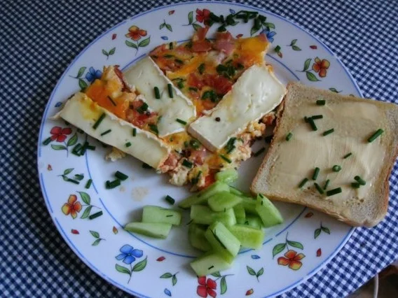 Rezept: Omelett mit Camenbert Bild Nr. 12 Omelett mit Camenbert - Rezept - Bild Nr. 12