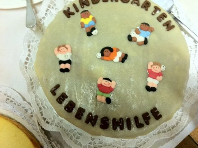 Schokoladentorte mit Marzipanüberzug - Rezept - Bild Nr. 2