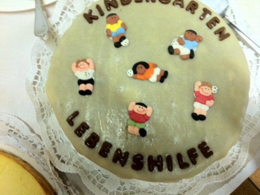 Schokoladentorte mit Marzipanüberzug - einfach - 393 kcal/100g