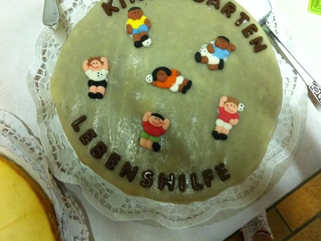 Schokoladentorte mit Marzipanüberzug - Rezept - Bild Nr. 5