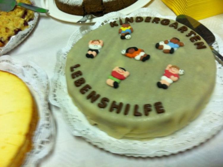 Schokoladentorte mit Marzipanüberzug - einfach - 393 kcal/100g
