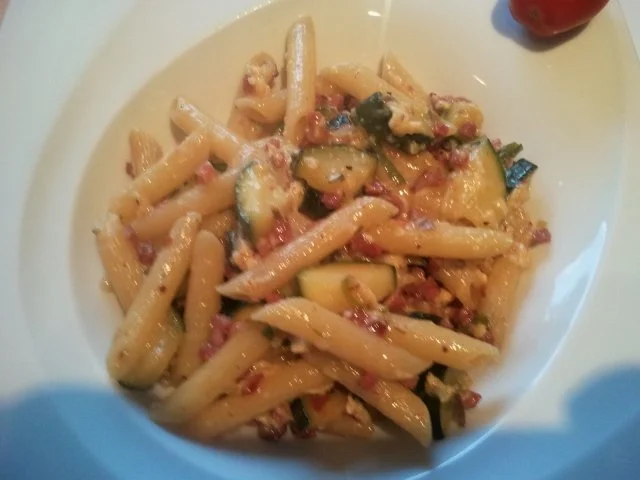 Rezept: Penna Carbonara Ge-Jamie-Nightcookert oder "Die Danke für das geile Spiel-Pfanne" Bild Nr. 10 Penna Carbonara Ge-Jamie-Nightcookert oder "Die Danke für das geile Spiel-Pfanne" - Rezept - Bild Nr. 10