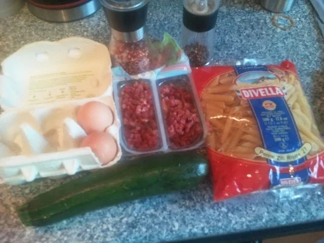 Rezept: Penna Carbonara Ge-Jamie-Nightcookert oder "Die Danke für das geile Spiel-Pfanne" Bild Nr. 2 Penna Carbonara Ge-Jamie-Nightcookert oder "Die Danke für das geile Spiel-Pfanne" - Rezept - Bild Nr. 2