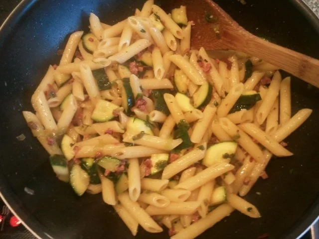 Rezept: Penna Carbonara Ge-Jamie-Nightcookert oder "Die Danke für das geile Spiel-Pfanne" Bild Nr. 8 Penna Carbonara Ge-Jamie-Nightcookert oder "Die Danke für das geile Spiel-Pfanne" - Rezept - Bild Nr. 8