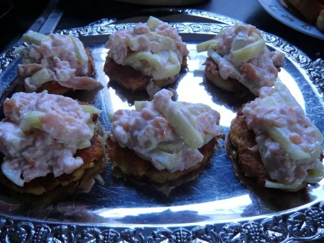 Lachs- Gurke auf Rösti - Rezept