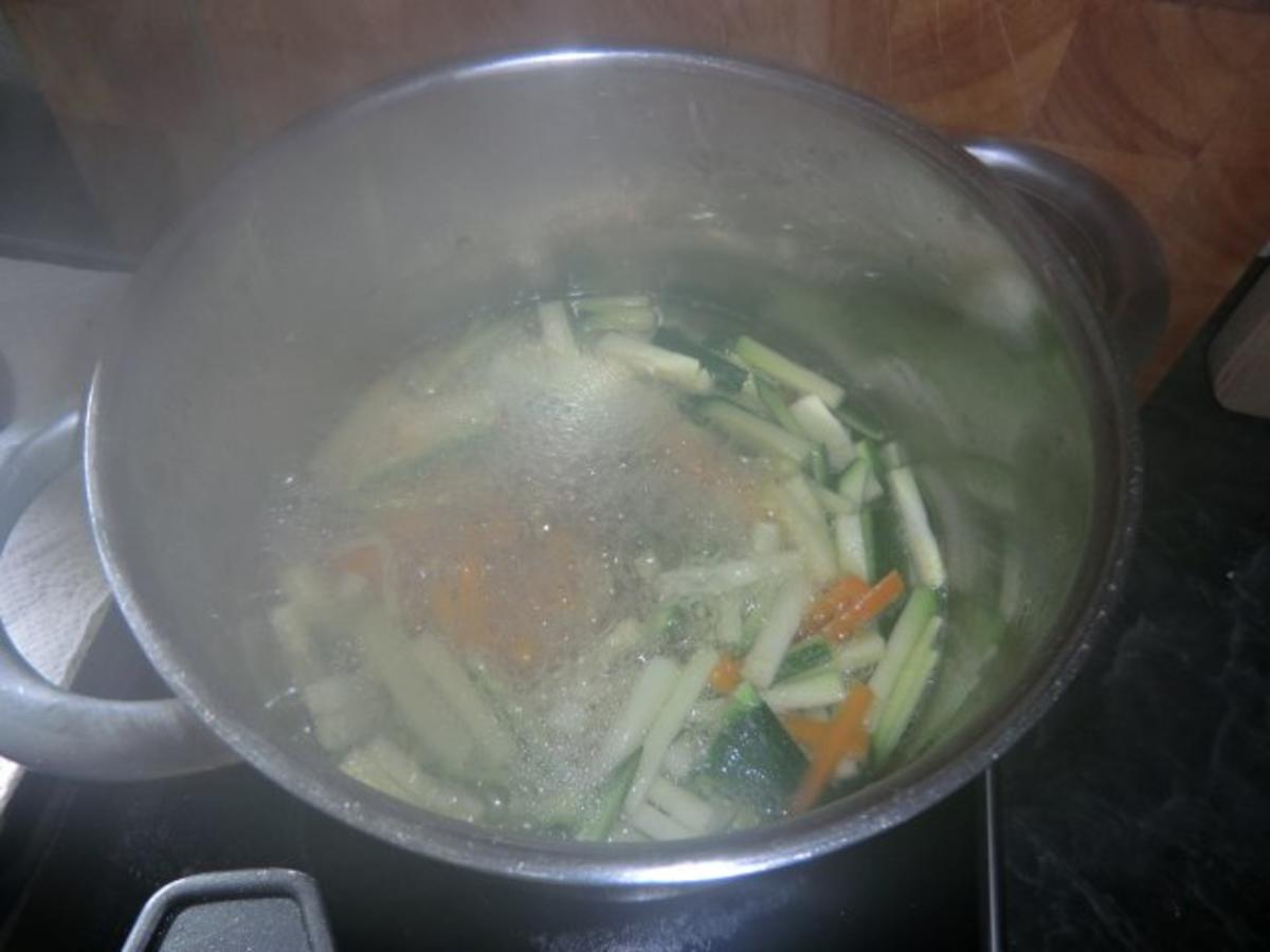 Curry Sahne Suppe mit Einlage - Rezept - Bild Nr. 2