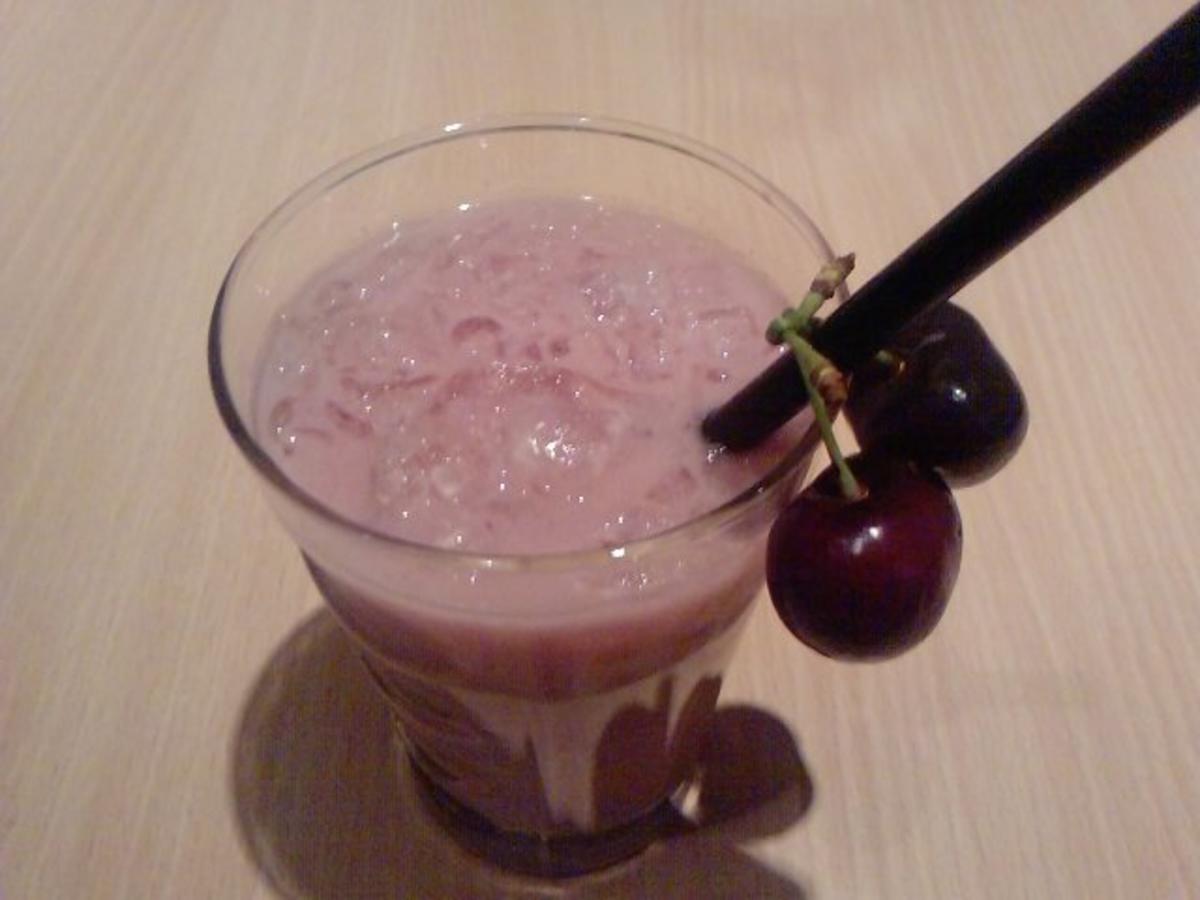 Cocktail: Russian wild black Cherry oder     H A L B F I N A L E----O L E:---O L E-- O L E - Rezept - Bild Nr. 3