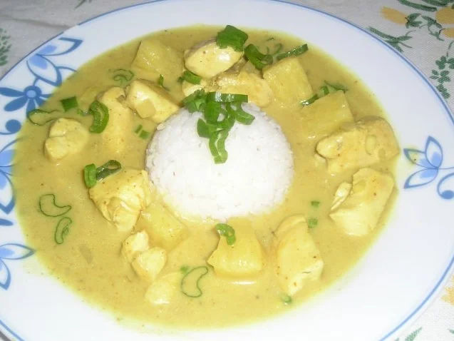 Hühnercurry in Kokosmilch und Ananas - Rezept