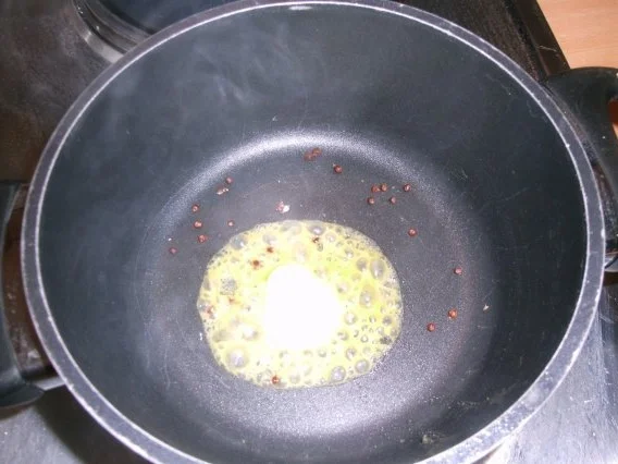 Nudeln in  Tomatensosse und Jägerschnitzel - Rezept - Bild Nr. 3