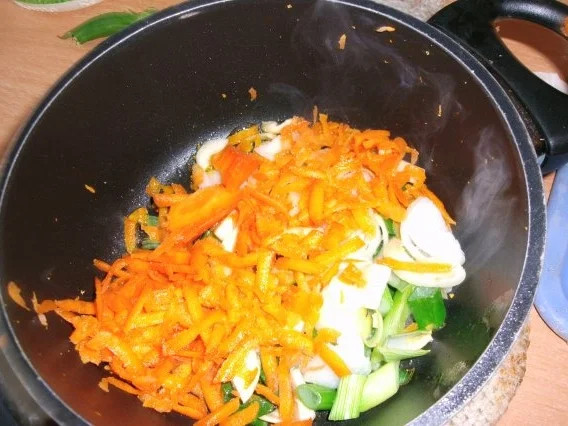 Nudeln in  Tomatensosse und Jägerschnitzel - Rezept - Bild Nr. 4