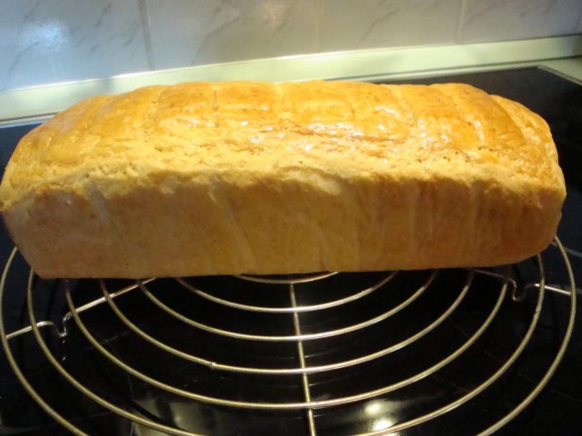 Weißbrot ganz einfach - Rezept mit Bild - kochbar.de