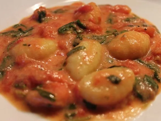 Bistecca e Gnocchi con pomodoro & rucola - Rezept - Bild Nr. 4