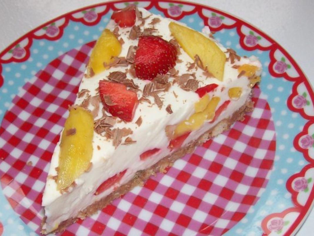 Käse-Joghurt-Torte mit Nektarinen und Erdbeeren - Rezept - kochbar.de