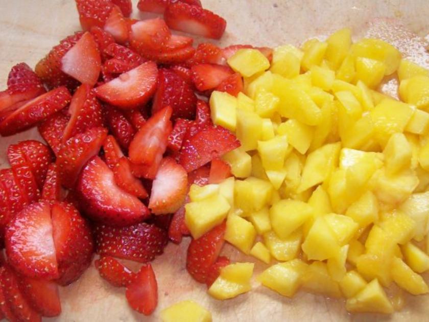 Käse Joghurt Torte mit Nektarinen und Erdbeeren - einfach - 224 kcal/100g