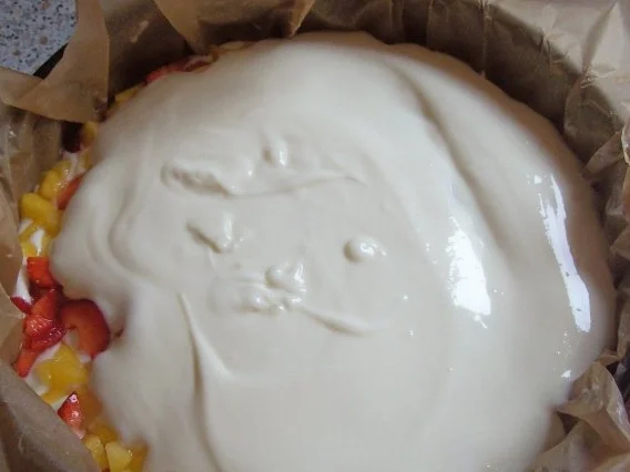 Rezept: Käse-Joghurt-Torte mit Nektarinen und Erdbeeren Bild Nr. 8 Käse-Joghurt-Torte mit Nektarinen und Erdbeeren - Rezept - Bild Nr. 8