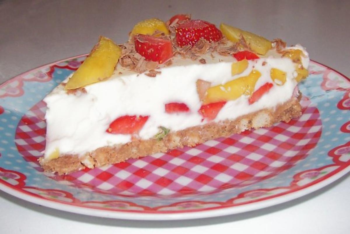 Käse-Joghurt-Torte mit Nektarinen und Erdbeeren - Rezept - Bild Nr. 12