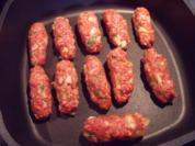 Rezept: Cevapcici mit Paprika-Reis; mediterrane Hackfleisch-Röllchen Cevapcici mit Paprika-Reis; mediterrane Hackfleisch-Röllchen - Rezept
