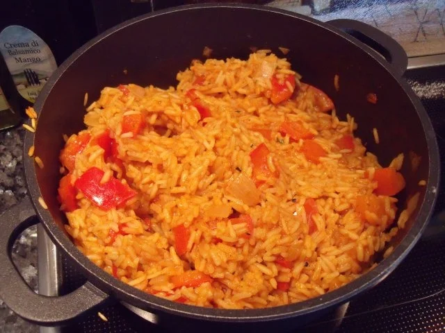 Cevapcici mit Paprika-Reis; mediterrane Hackfleisch-Röllchen - Rezept - Bild Nr. 3