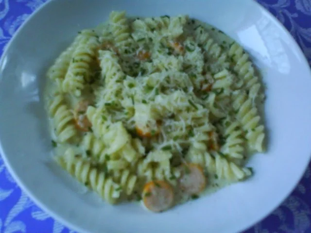 Rezept: Pasta in fruchtiger Kräutersahnesoße Bild Nr. 7 Pasta in fruchtiger Kräutersahnesoße - Rezept - Bild Nr. 7