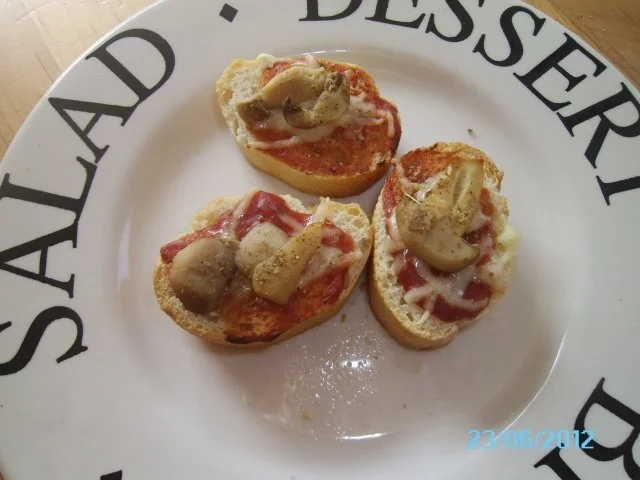 Rezept: Pizzabrötchen Pizzabrötchen - Rezept