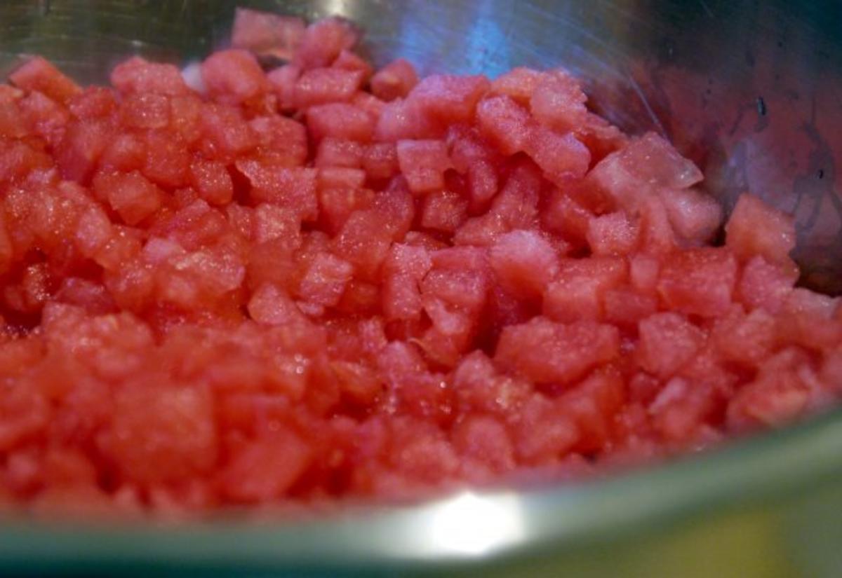 Büffelmozzarella mit Melonen-Salsa - Rezept - Bild Nr. 3