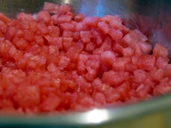 Rezept: Büffelmozzarella mit Melonen-Salsa Bild Nr. 3 Büffelmozzarella mit Melonen-Salsa - Rezept - Bild Nr. 3