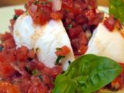 Büffelmozzarella mit Melonen-Salsa - Rezept