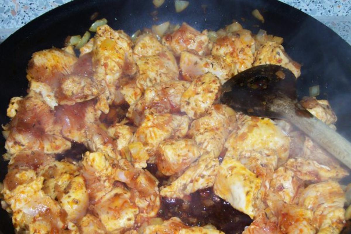 Überbackenes Hähnchen-Gyros in Feta-Tomatensoße - Rezept - Bild Nr. 4