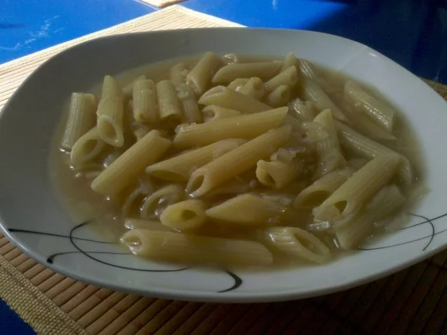 Suppe: Zwiebelnudeln für Eilige - Rezept