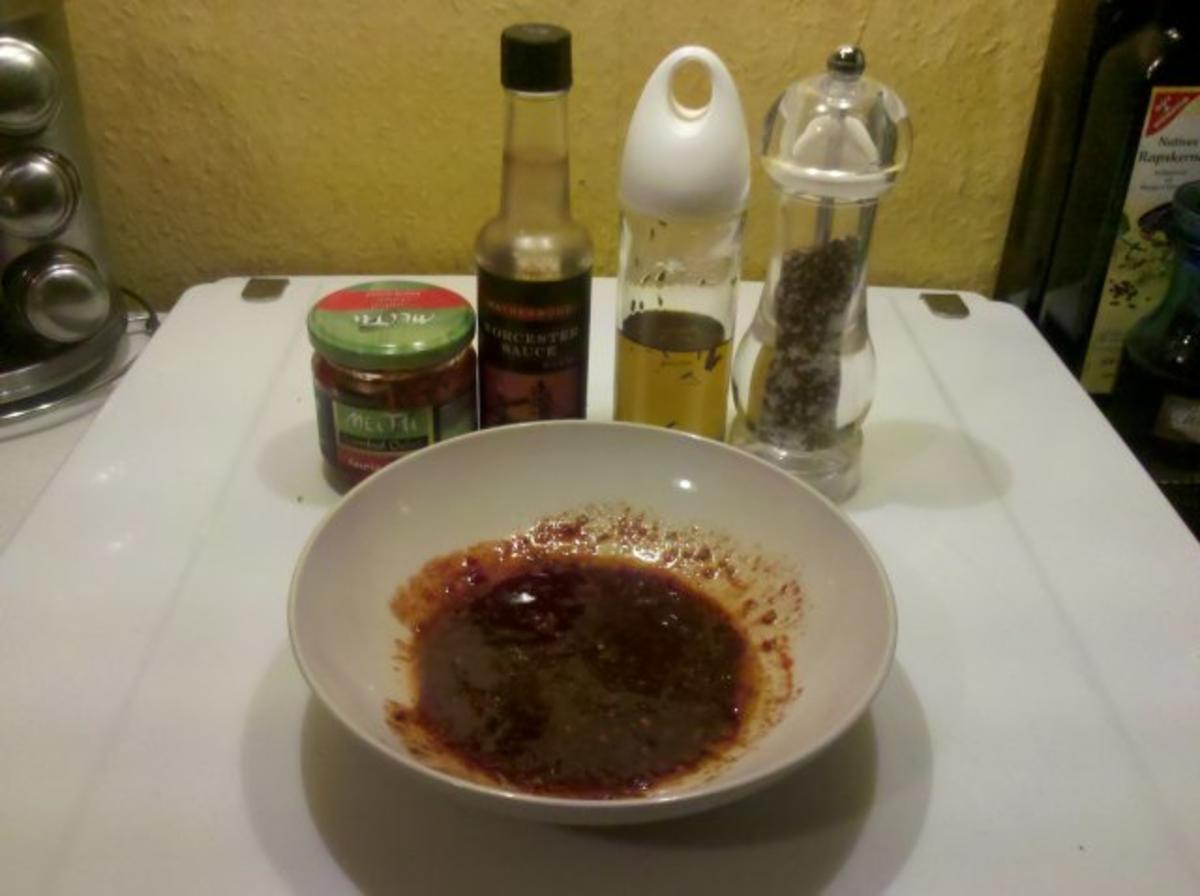 Fleisch: Asiatisch mariniertes Nackenkotelett mit Tomate-Chili-Bandnudeln - Rezept - Bild Nr. 2