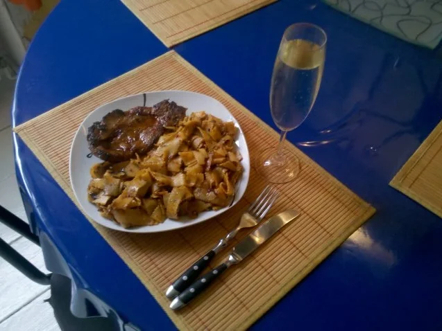 Fleisch: Asiatisch mariniertes Nackenkotelett mit Tomate-Chili-Bandnudeln - Rezept - Bild Nr. 11