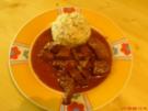Gulasch mit Semmelknödel - Rezept