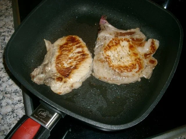 Rezept: Koteletts in Folie mit Schwenkkartoffeln>> Bild Nr. 3 Koteletts in Folie mit Schwenkkartoffeln>> - Rezept - Bild Nr. 3