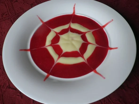 Beeren - Mousse mit Himbeersoße - Rezept - Bild Nr. 7