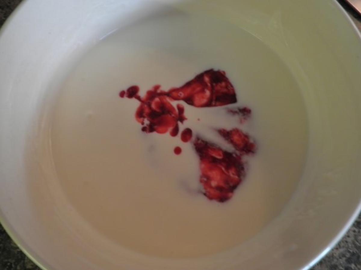 Beeren Mousse mit Himbeersoße - schnell &amp; einfach - von Cookies