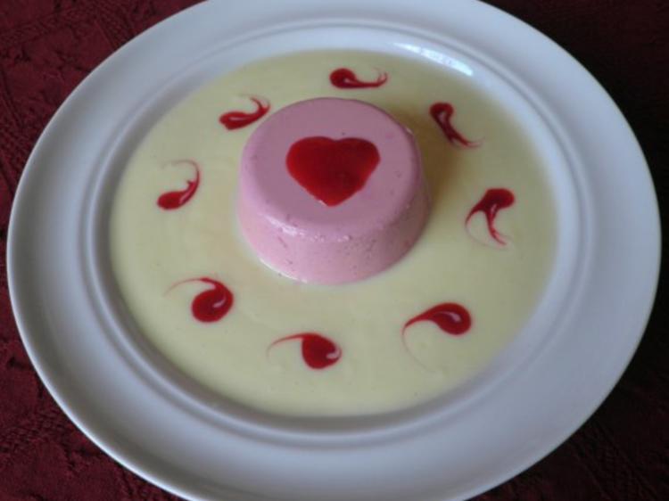 Beeren Mousse mit Himbeersoße - schnell &amp; einfach - von Cookies