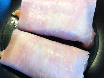 Hähnchenbrustfilet im Prosciutto Cotto Mantel auf Gemüsebett - Rezept - Bild Nr. 3