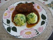 Resteverwertung : Schweinebraten mit Kartoffel-Petersilien-Stampf - Rezept