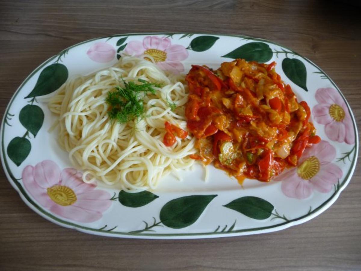 Pasta : Spaghetti mit Fenchel - Paprika - Rahm - Gemüse - Rezept