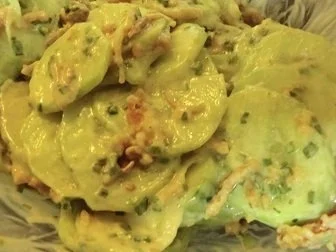 SALATE: Nuss-Gurkensalat und Röstzwiebeln - Rezept - Bild Nr. 2