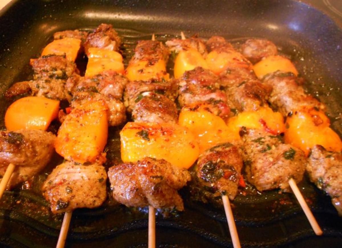 Lamm-Kebabs mit Aprikosen - Rezept