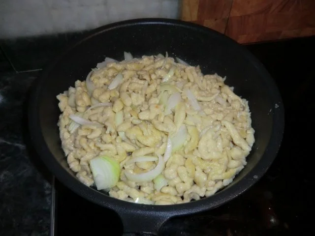 Rezept: Käsespätzle Bild Nr. 2 Käsespätzle - Rezept - Bild Nr. 2