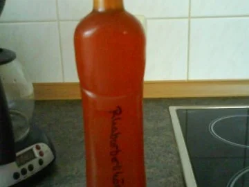 Rezept: Rhabarberlikör Rhabarberlikör - Rezept