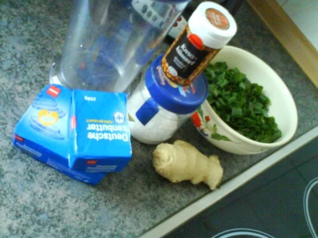 Rezept: Lauch-Ingwerbutter Bild Nr. 2 Lauch-Ingwerbutter - Rezept - Bild Nr. 2