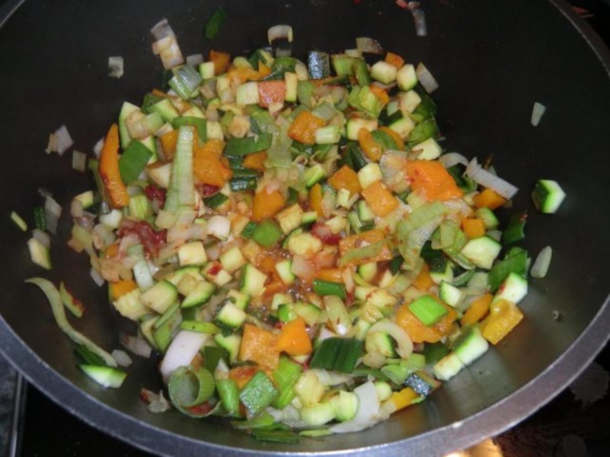 Vollkornspaghetti mit Gemüsesauce - Rezept - Bild Nr. 3