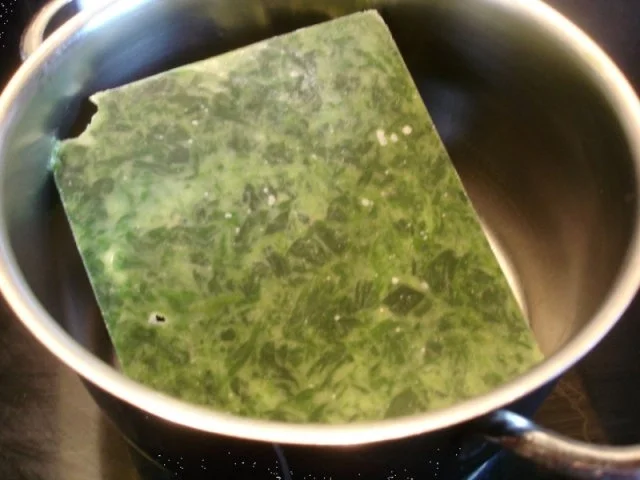 Rezept: Bratwurst mit Rahm Blattspinat und Kartoffelpilzen Bild Nr. 7 Bratwurst mit Rahm Blattspinat und Kartoffelpilzen - Rezept - Bild Nr. 7